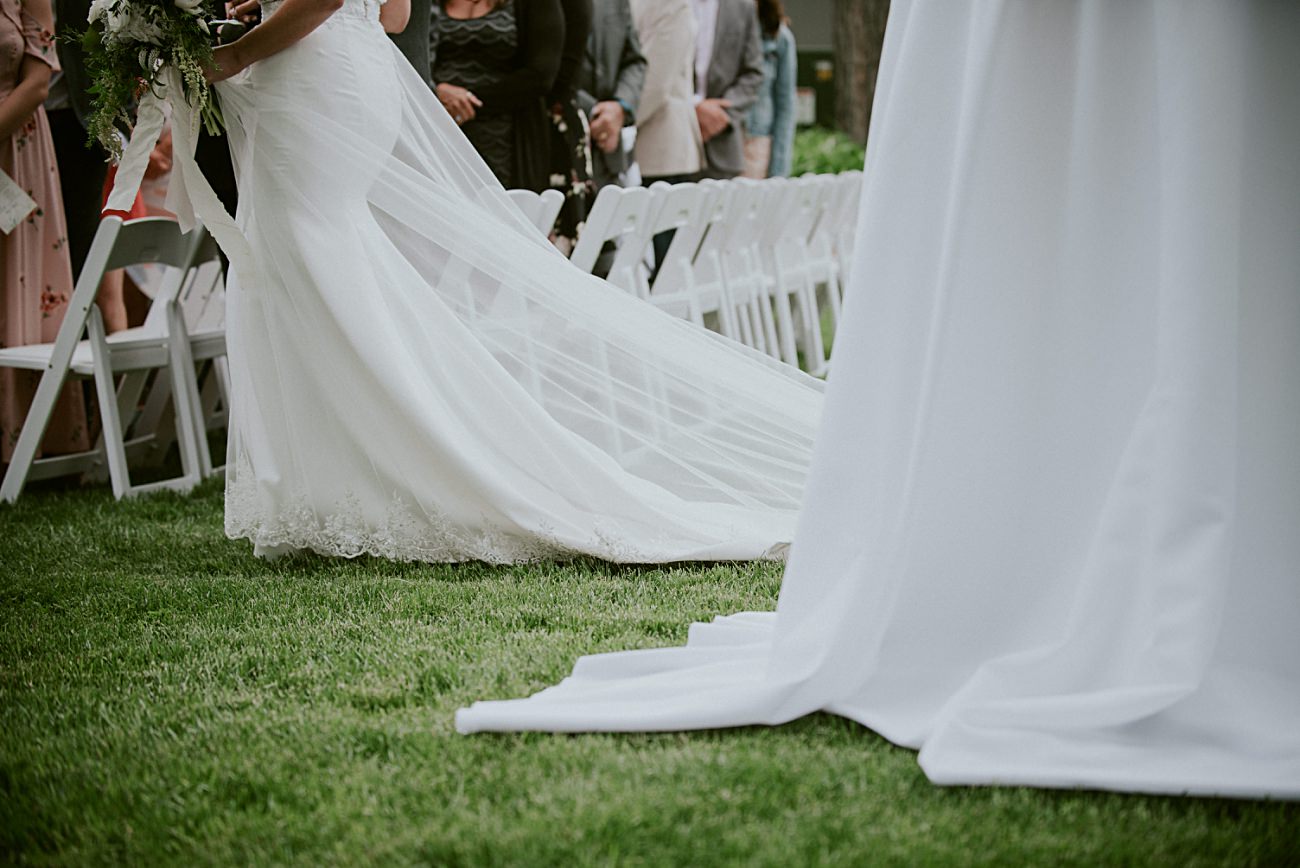 Backyard wedding, Milwaukee Wisconsin Wedding Photographer - Natural Intuition Photography