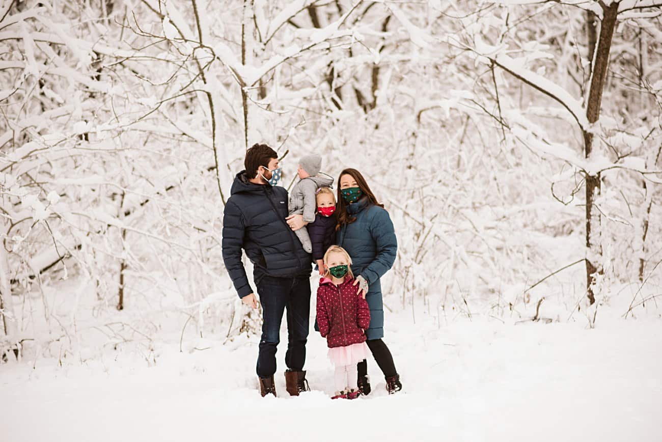 winter family photoshoot outfits, kegonsa state park stoughton wi