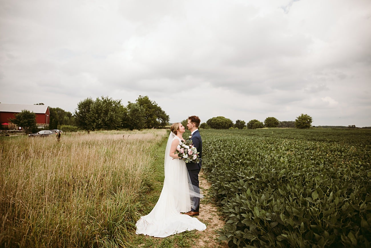 Fall Wedding Couple Photos, Wedding Couple in a field
