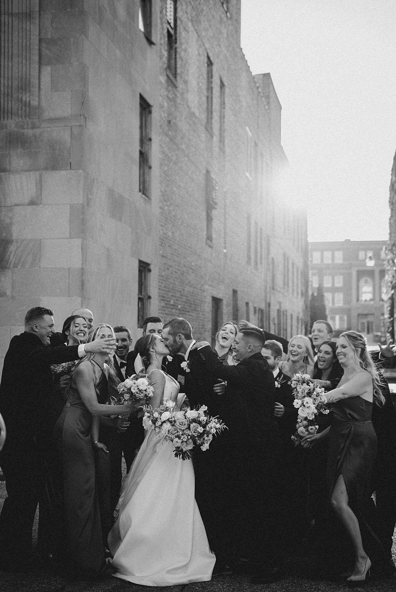 Modern Wedding Photos, Green Bridesmaid Dresses, Urban Wedding Photos
