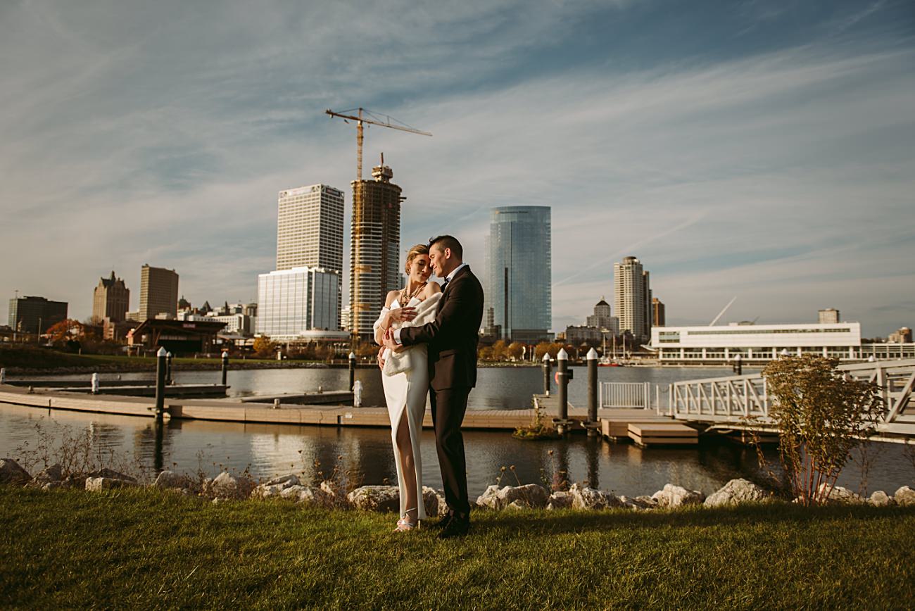 Milwaukee Lakefront Wedding Photos, Milwaukee Elopement Ideas