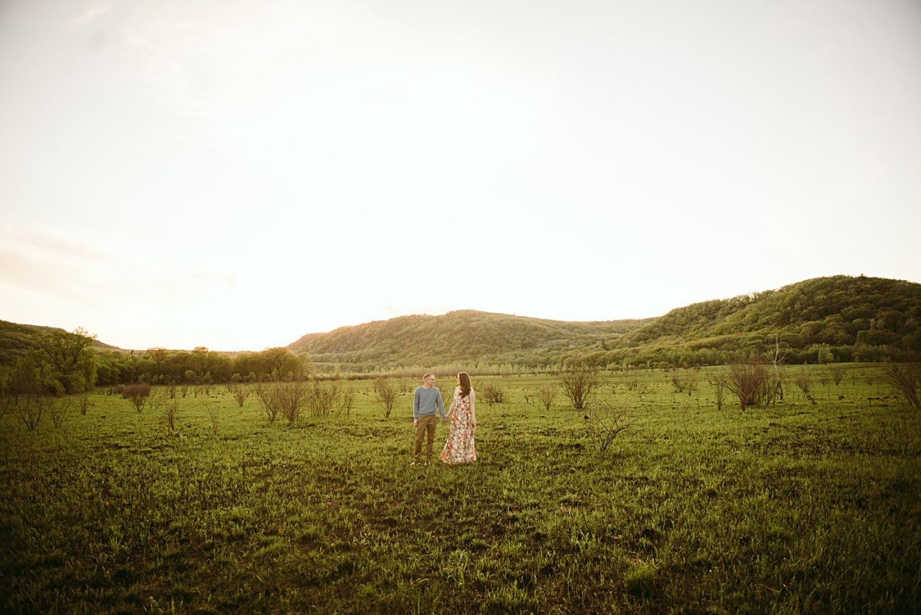 hawaii engagement photos in Jurassic valley