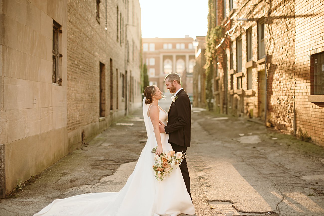 Modern Wedding Photos, Milwaukee Wedding Locations