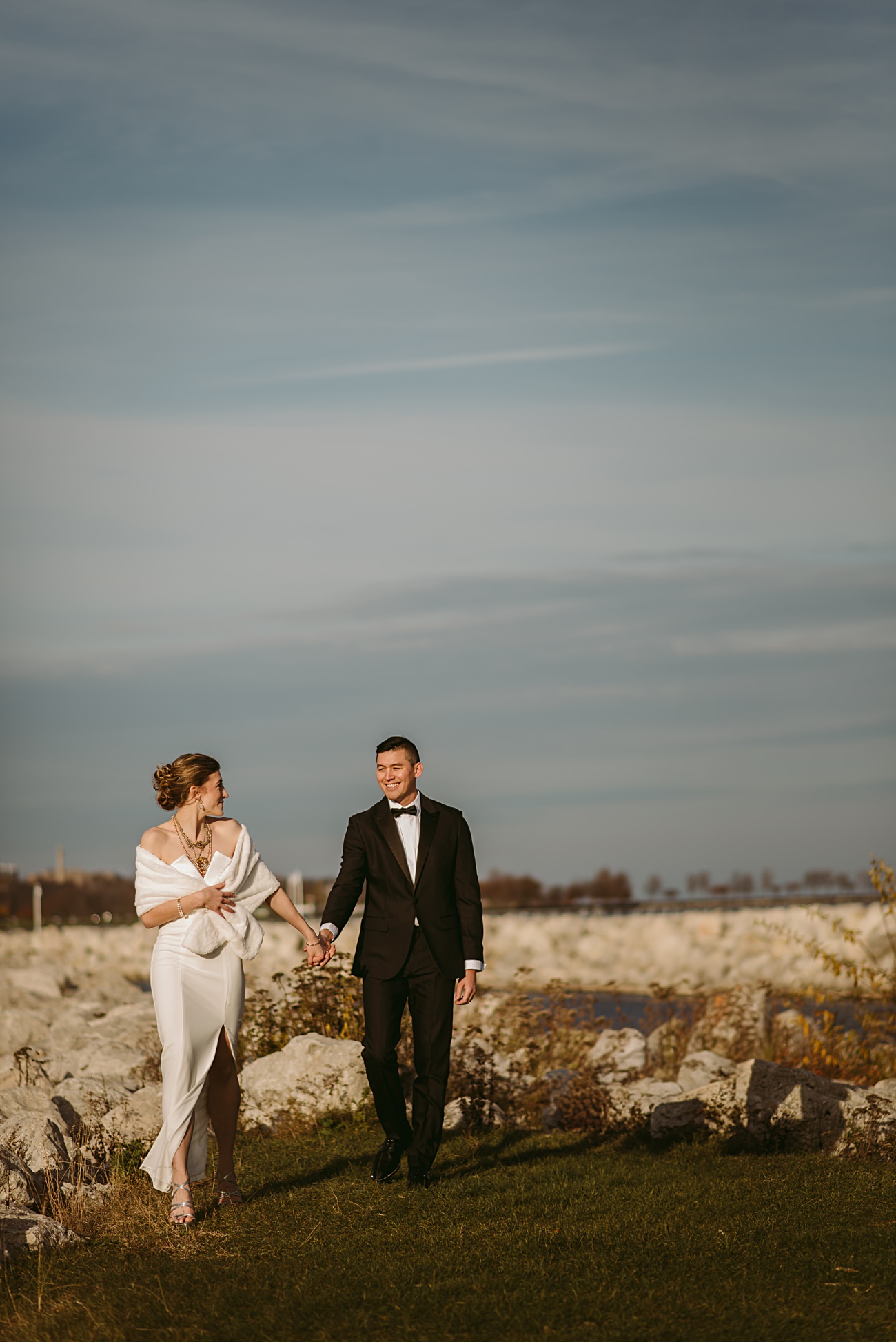 Outdoor Wedding Photos in Milwaukee Wisconsin, Milwaukee Elopement