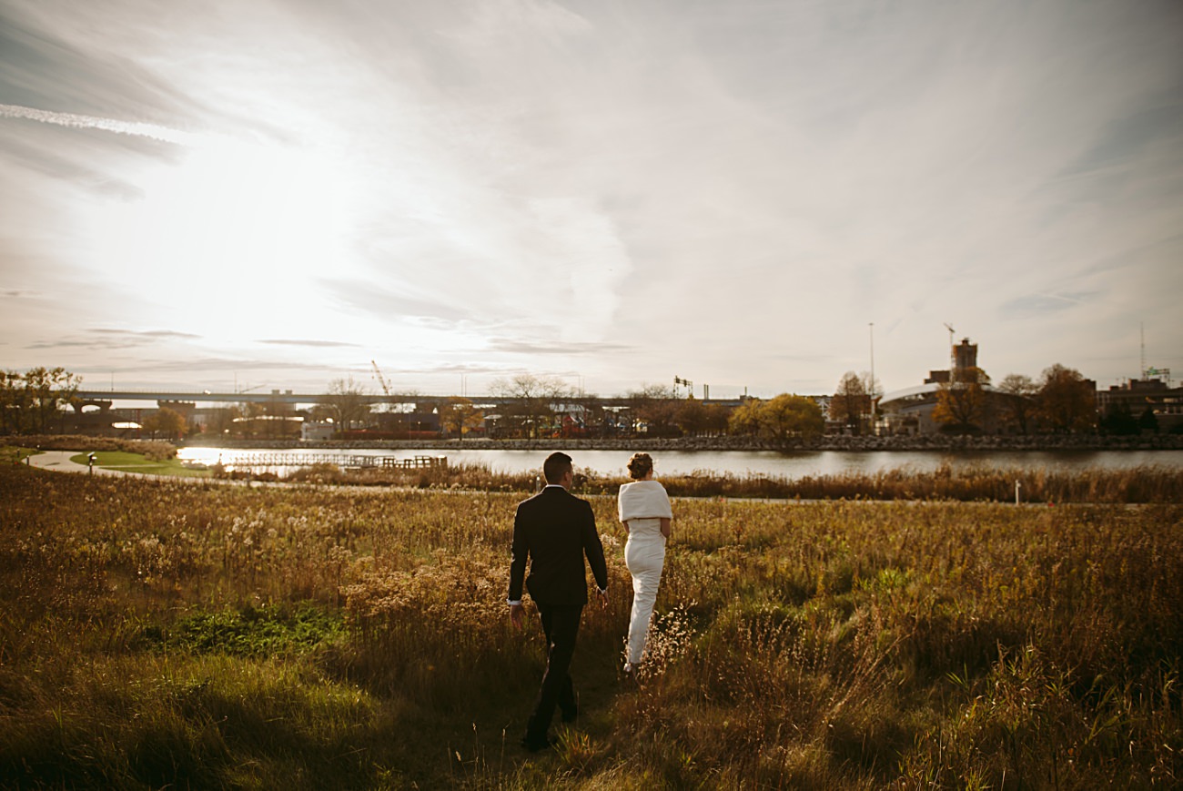 Outdoor Wedding Photos in Milwaukee Wisconsin, Milwaukee Elopement