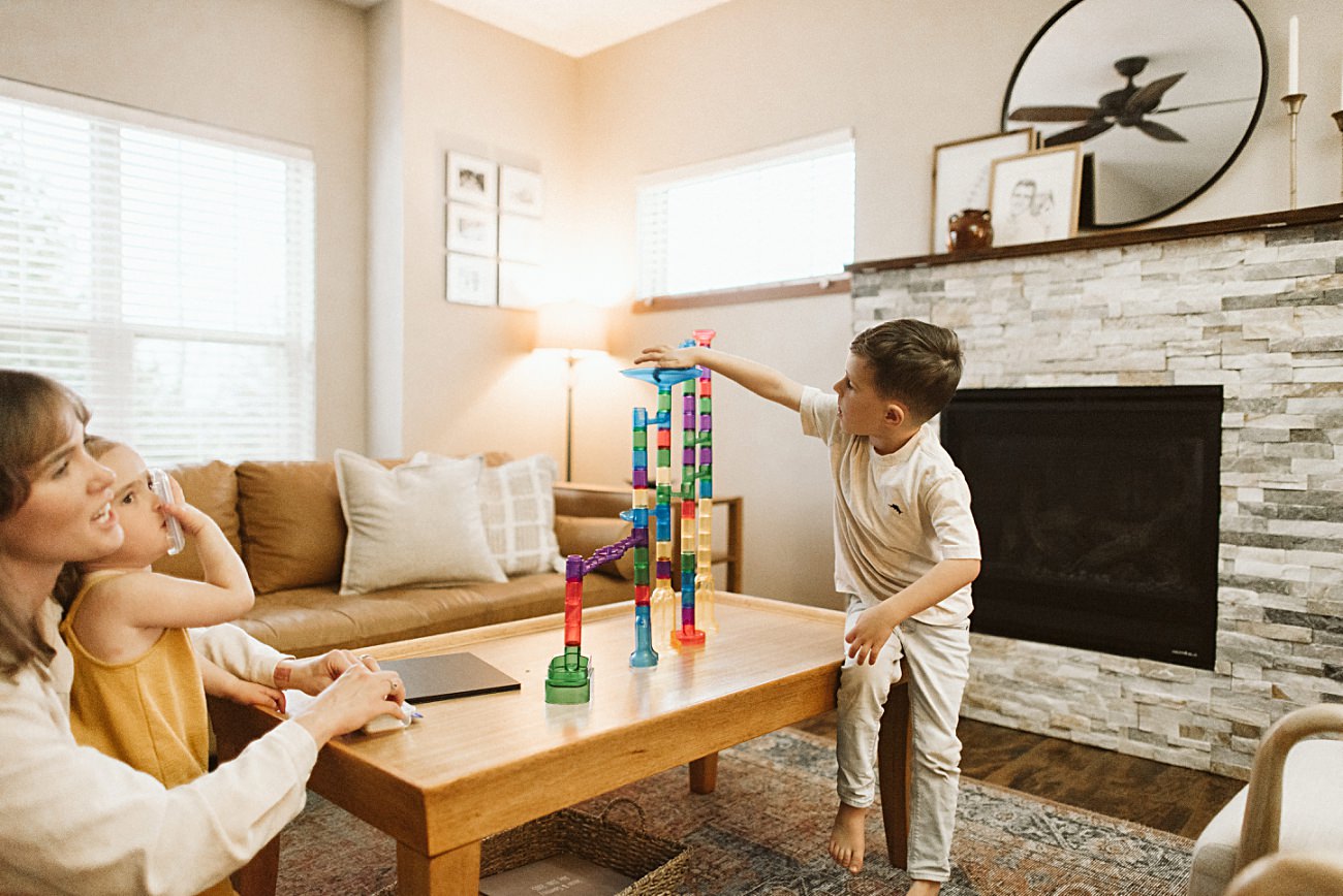 at-home family photography inspiration, madison wisconsin family photographer
