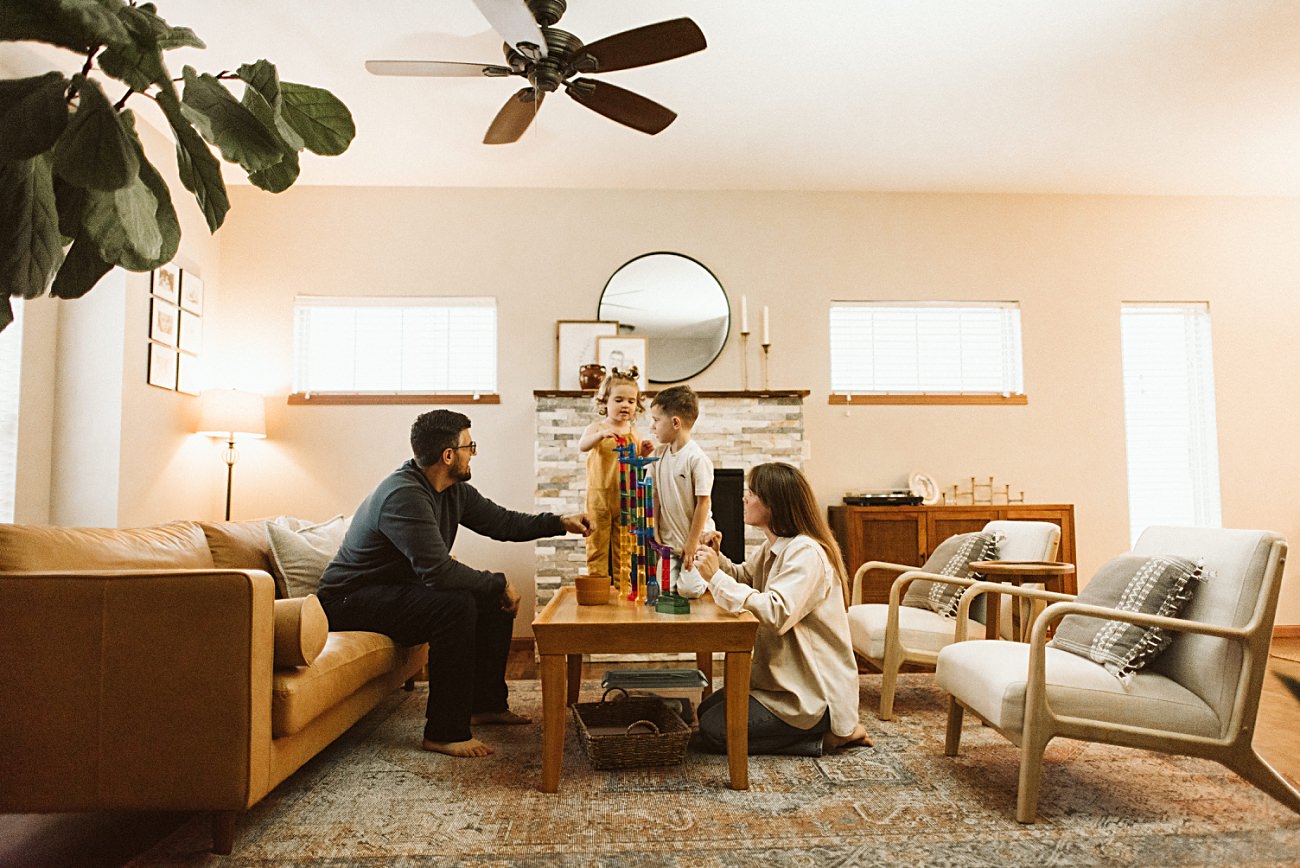 at-home family photography inspiration, madison wisconsin family photographer