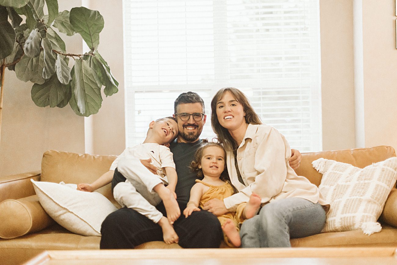 at-home family photography inspiration, madison wisconsin family photographer