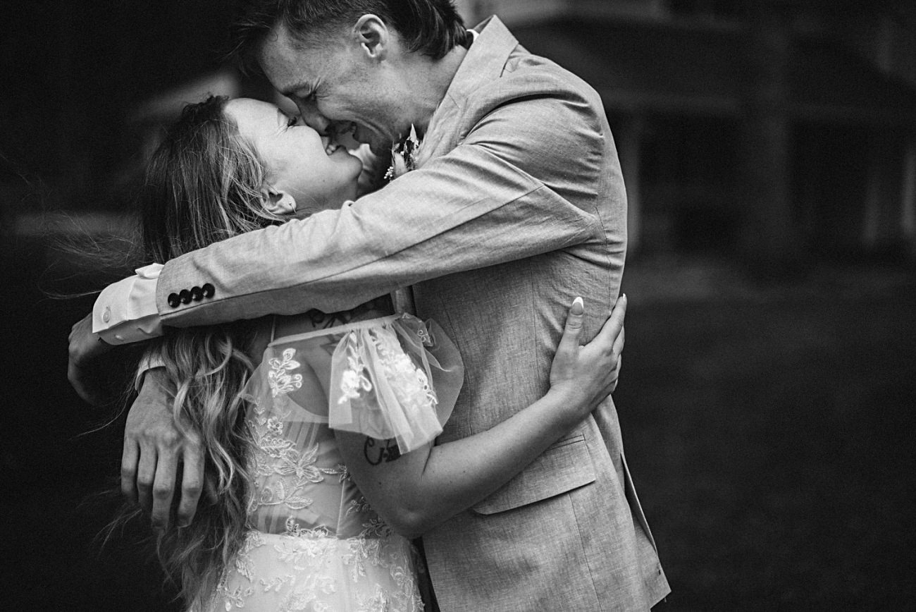 Blue Barn on the Green Wedding, Wisconsin Wedding Photographer near Oshkosh Wisconsin, Milwaukee Photographer