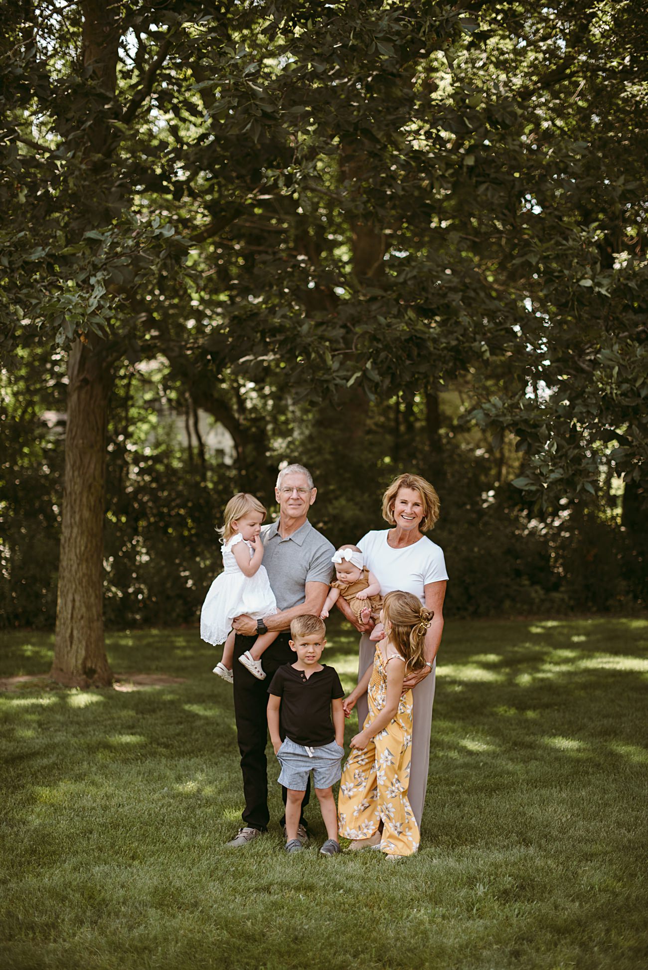 Neenah Extended Family Session, Grandparents & Grandchildren photos