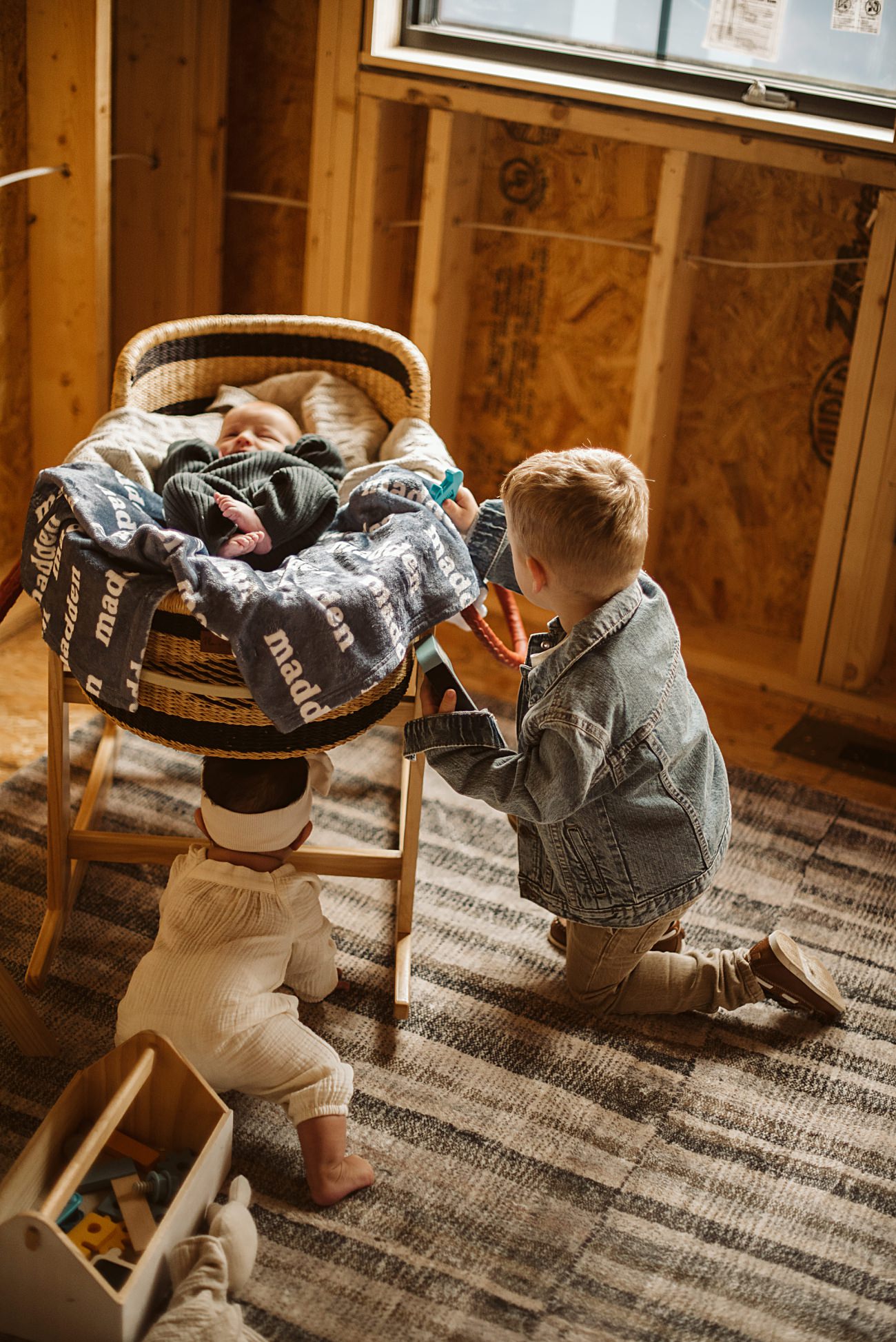 WI Family Photographer in Madison, Extended Family Photographer, Newborn Photography, at home family session