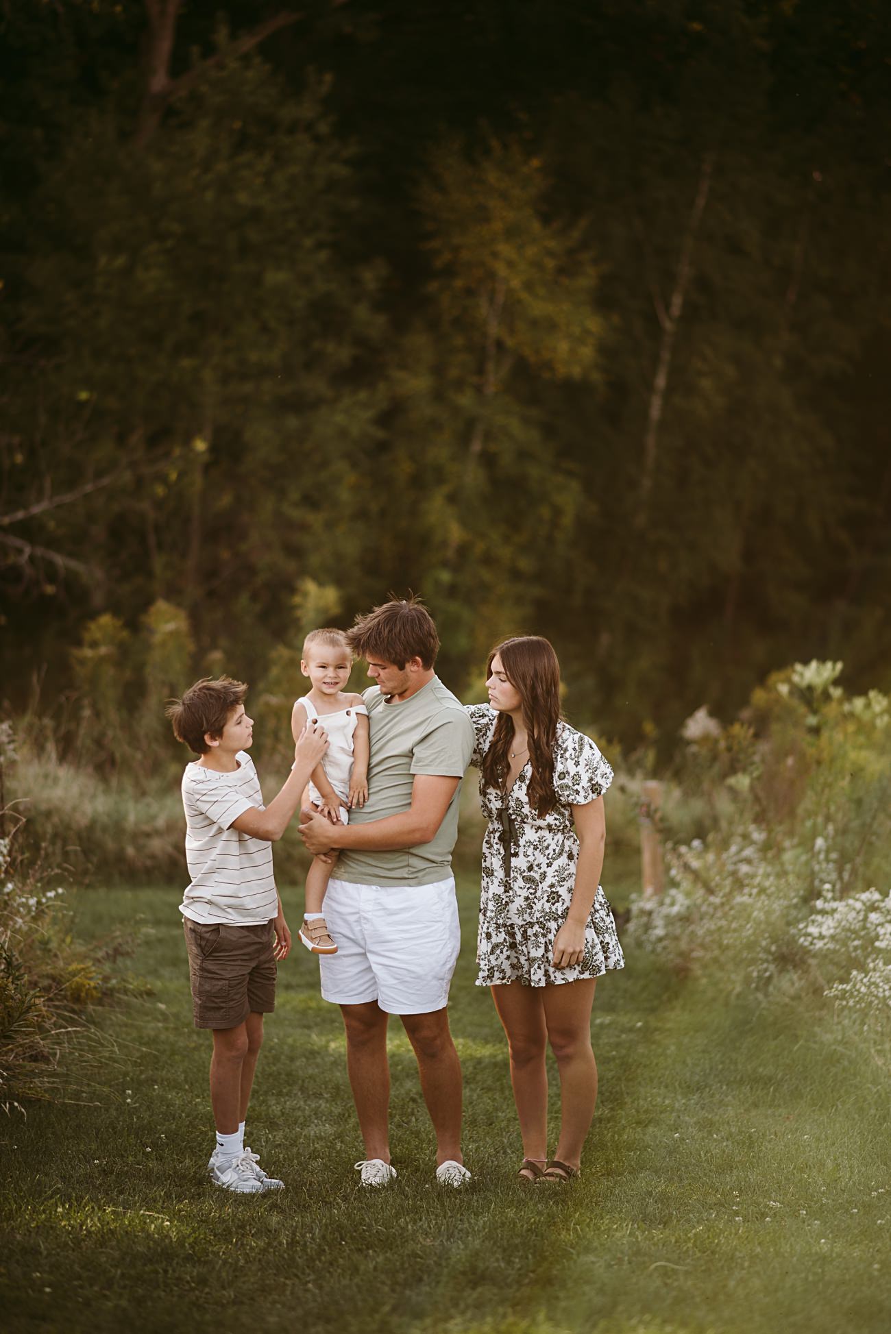WI Family Photographer in Madison, Extended Family Photographer, Newborn Photography