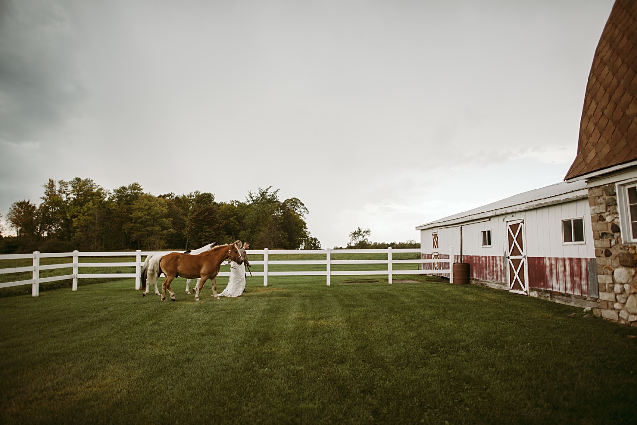 barn wedding in wisconsin