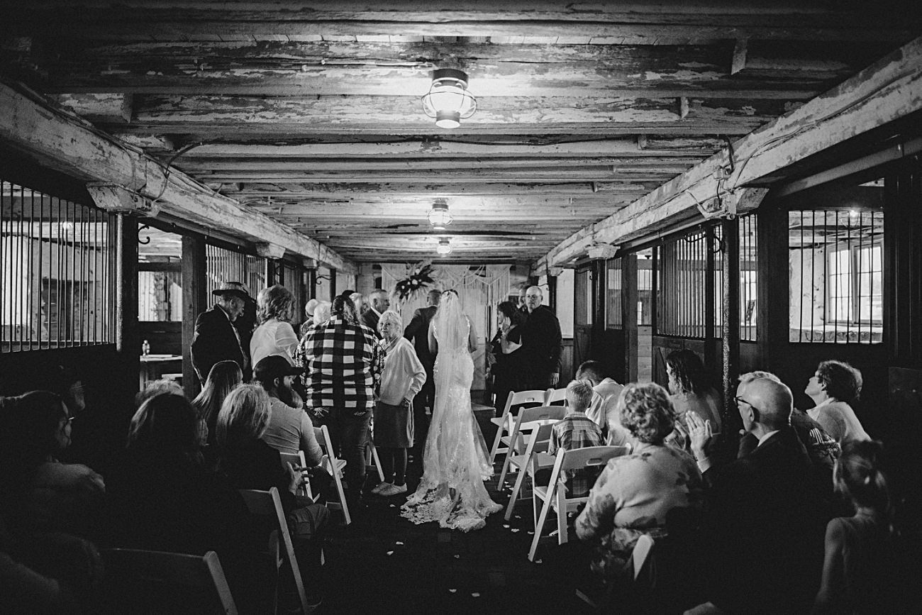 barn wedding in wisconsin