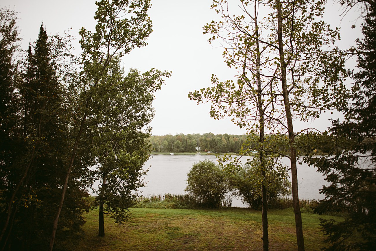 Rustic Wedding in a cabin, rustic wedding details, getting ready photos