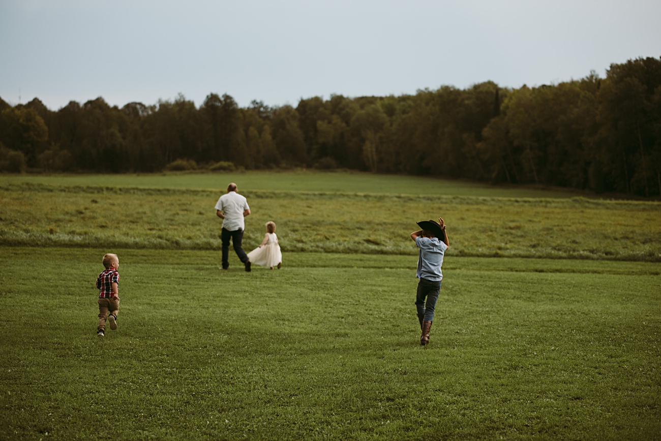barn wedding in wisconsin