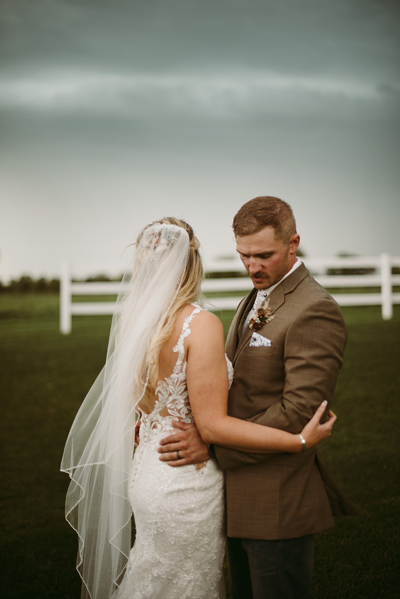 rainy wedding day photos