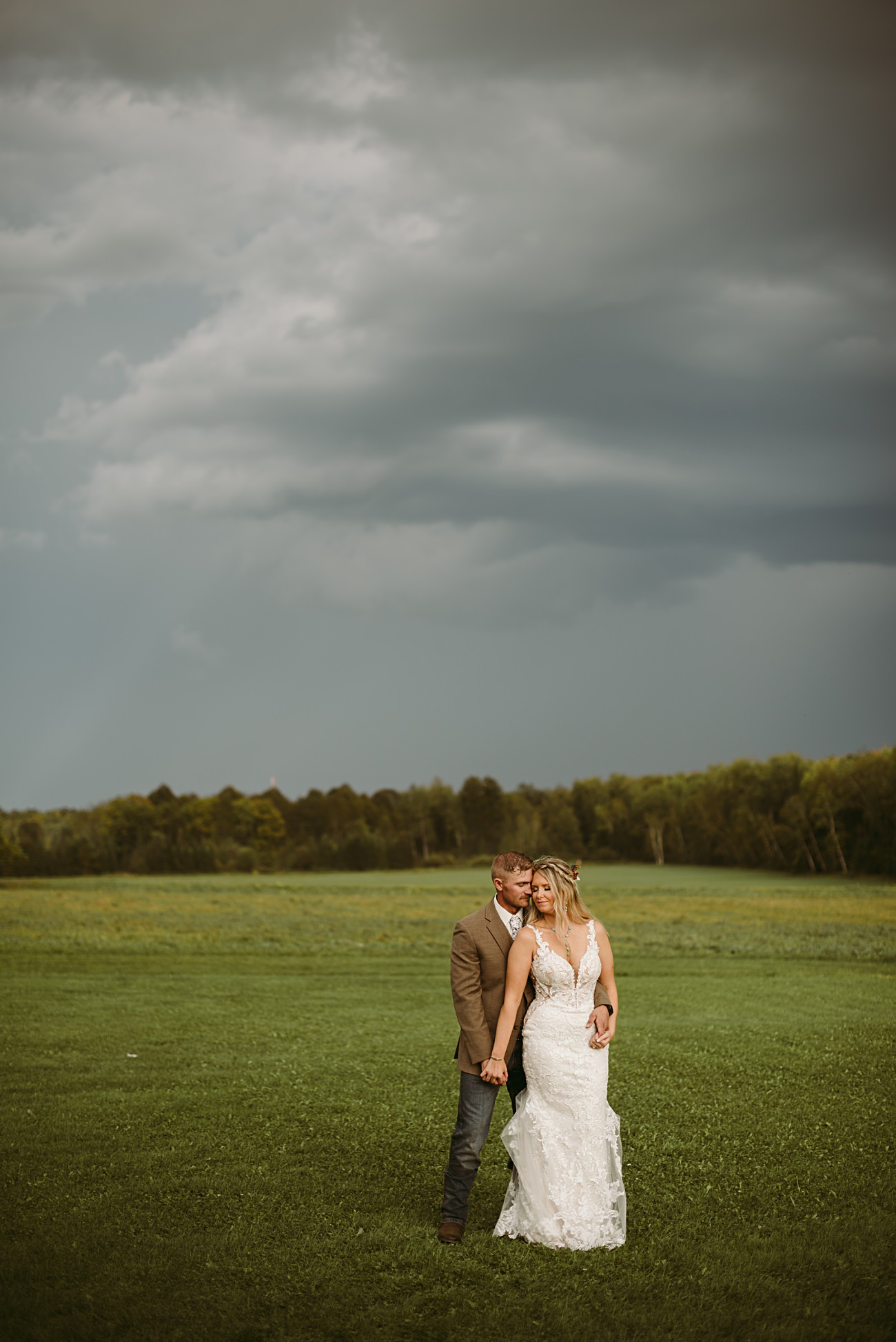 rainy wedding day photos