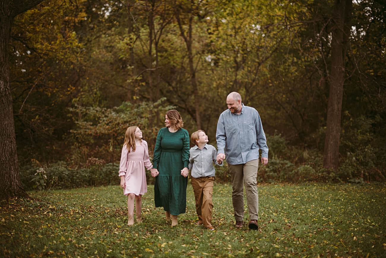 Verona Wisconsin photography, Autumn family photos, Family mini sessions