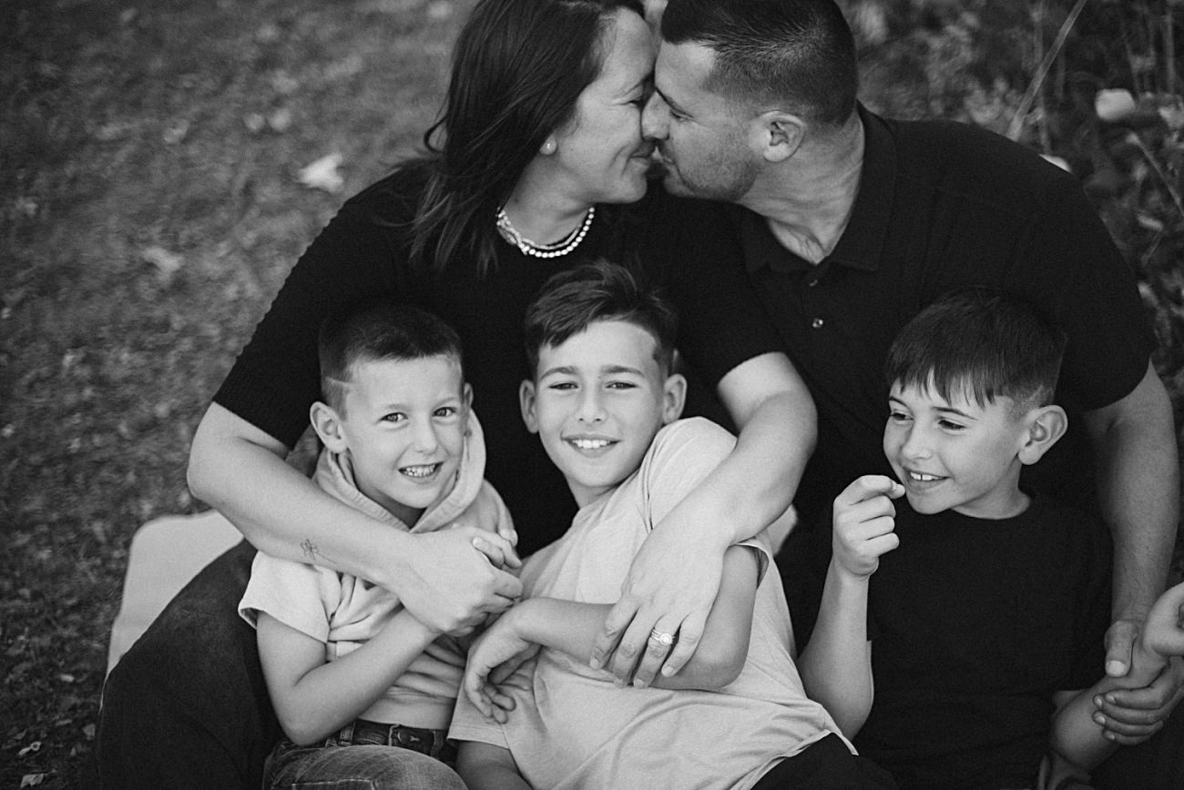 fall mini sessions madison wisconsin, fall family inspiration, fall family style, lake mills wi