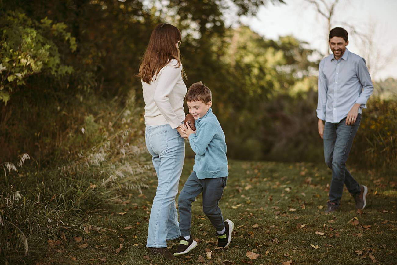 fall family photos, fall family style, madison wisconsin, pope farms conservancy